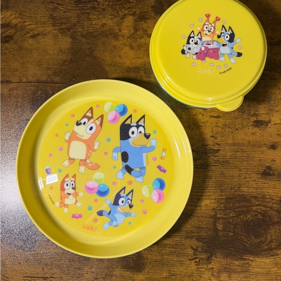 Children’s Character 2 Piece Snack Plate and Covered Bowl - Picture 2 of 4